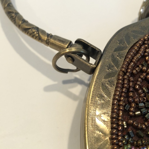 Beaded And Rhinestone Evening Bag With Shell Closure - Picture 8 of 16